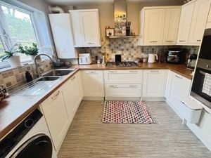 Kitchen- click for photo gallery